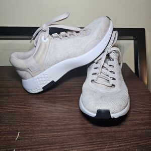 Nike Soft Pink Floral Renew Serenity Sneakers Size 6 Shoes Running Rose Athletic